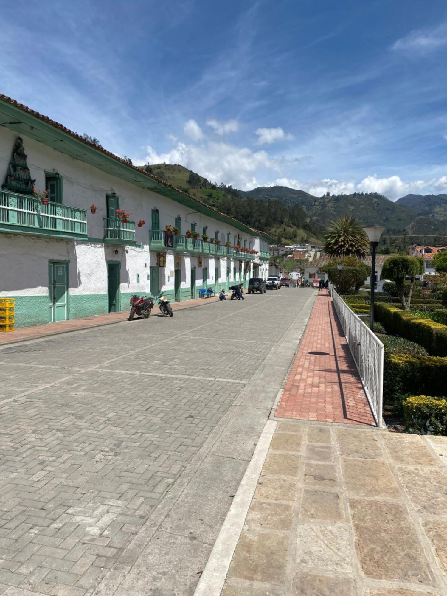 Gll Hotel El Cocuy Eksteriør bilde